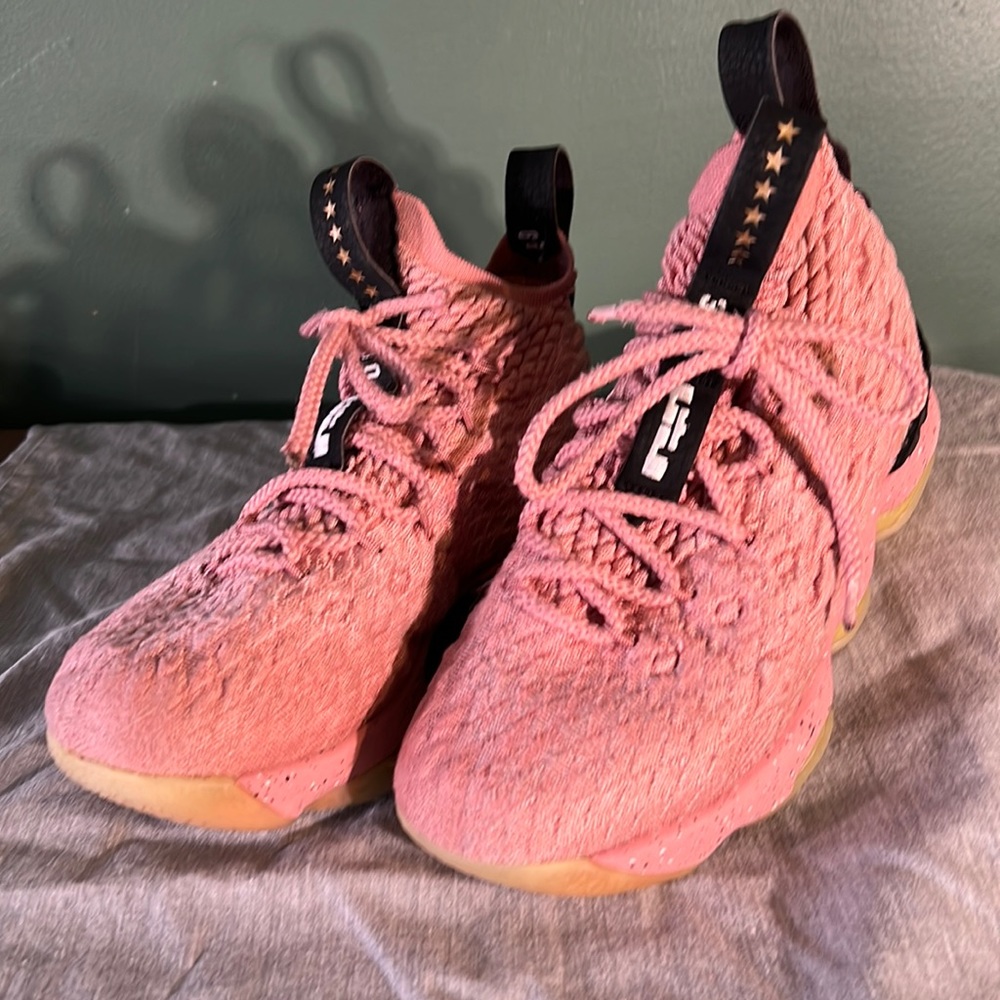 Nike Lebron XV 15 LMTD Hollywood Size 4Y